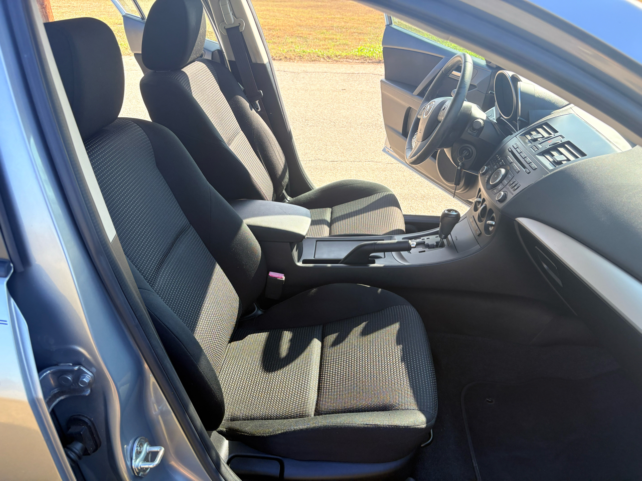 Mazda MAZDA3 4dr Sdn Auto i Touring 2012