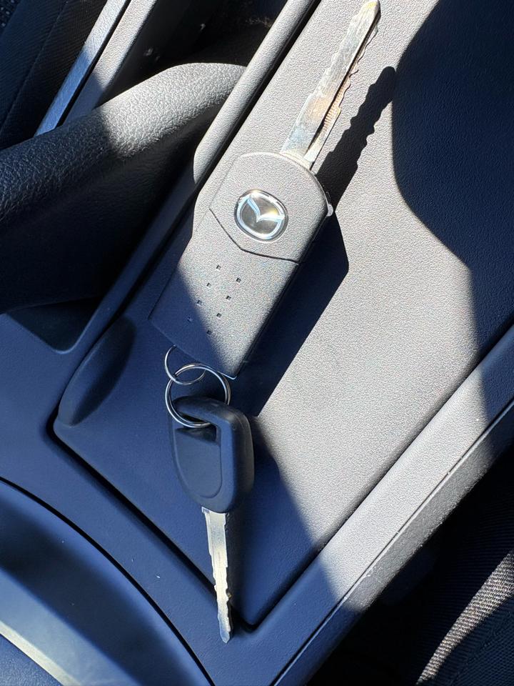 Mazda MAZDA3 4dr Sdn Auto i Touring 2012