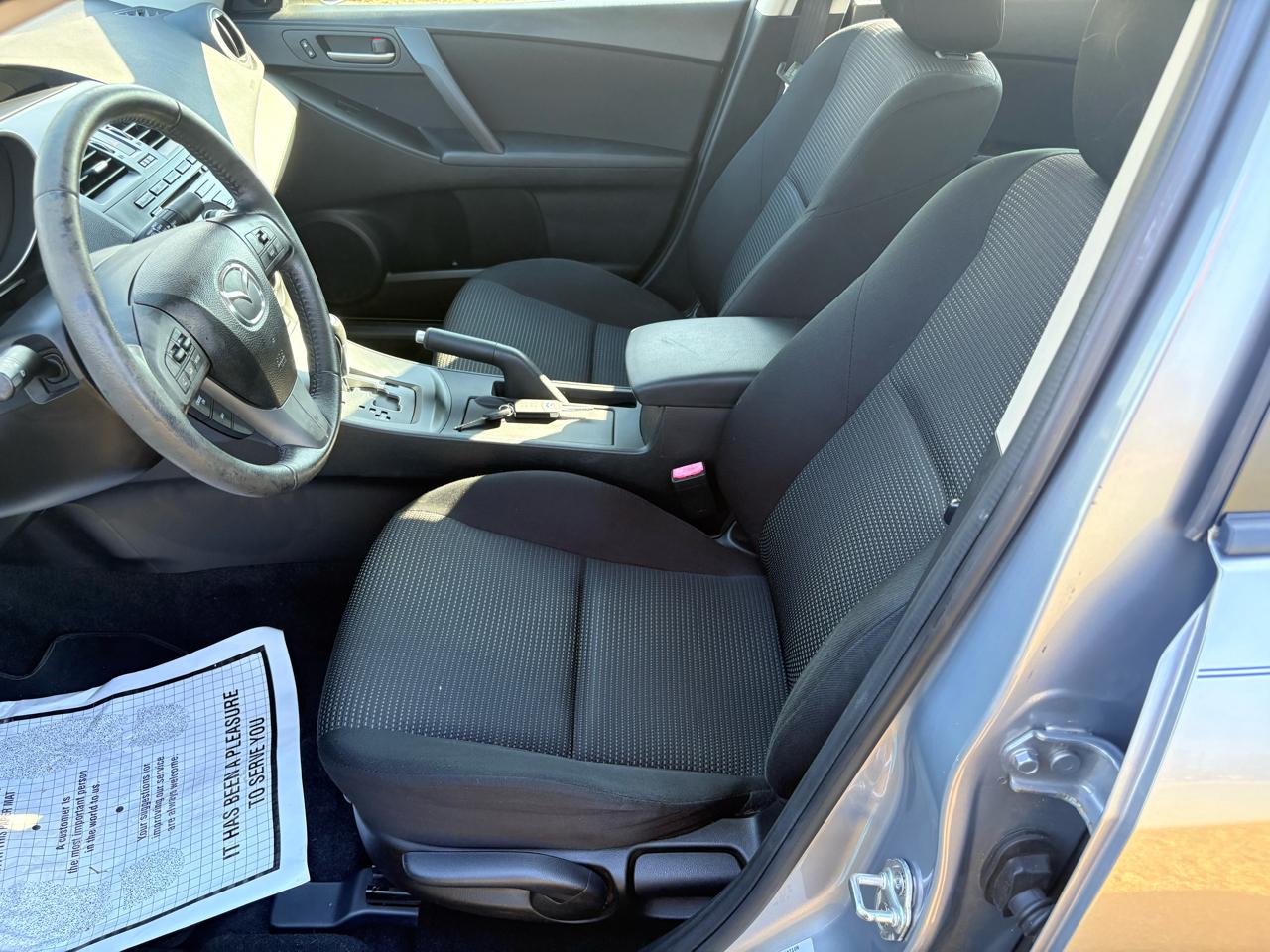 Mazda MAZDA3 4dr Sdn Auto i Touring 2012