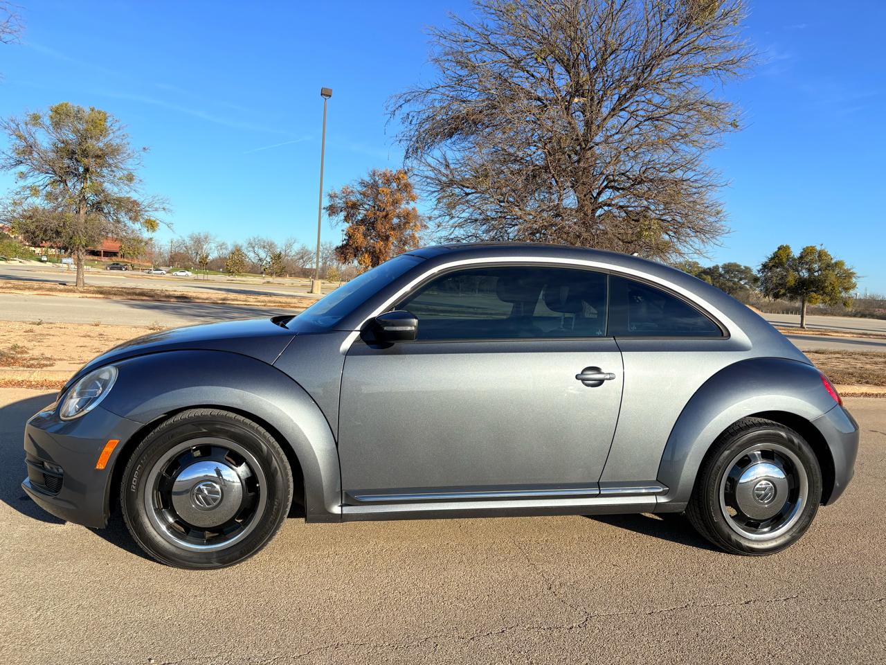 Volkswagen Beetle Coupe 2dr Auto 2.5L 2013