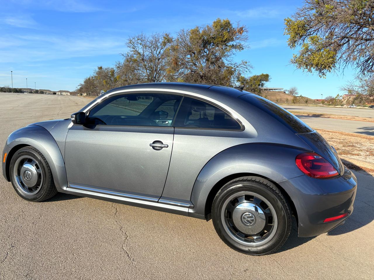 Volkswagen Beetle Coupe 2dr Auto 2.5L 2013