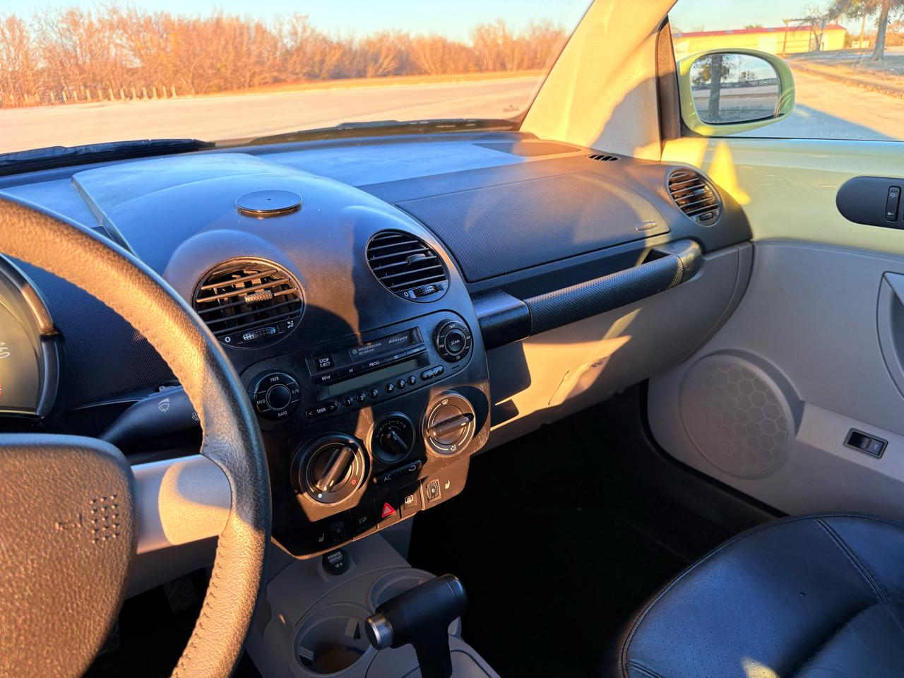 Volkswagen New Beetle Convertible 2dr Convertible GLS Turbo Auto 2003