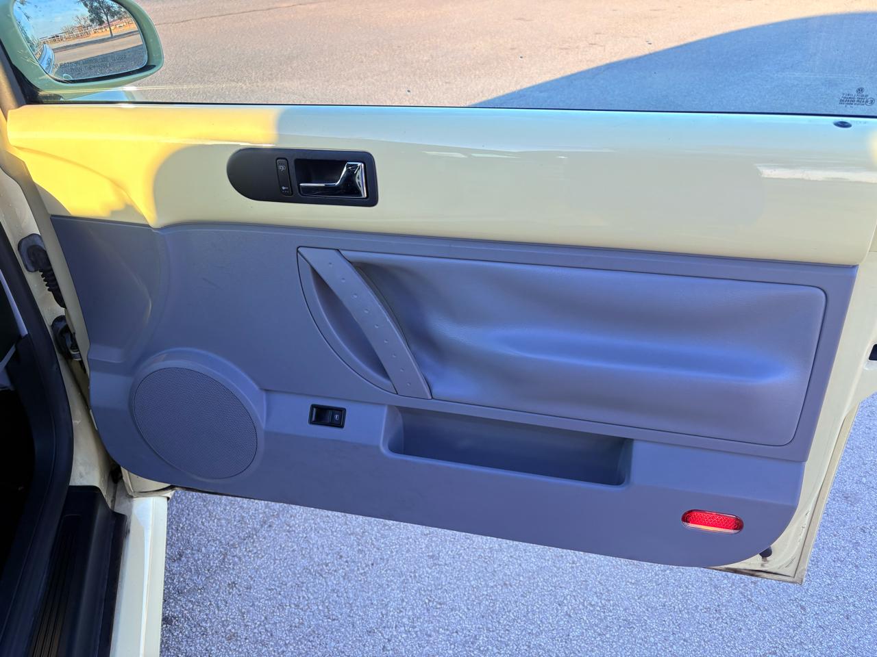 Volkswagen New Beetle Convertible 2dr Convertible GLS Turbo Auto 2003