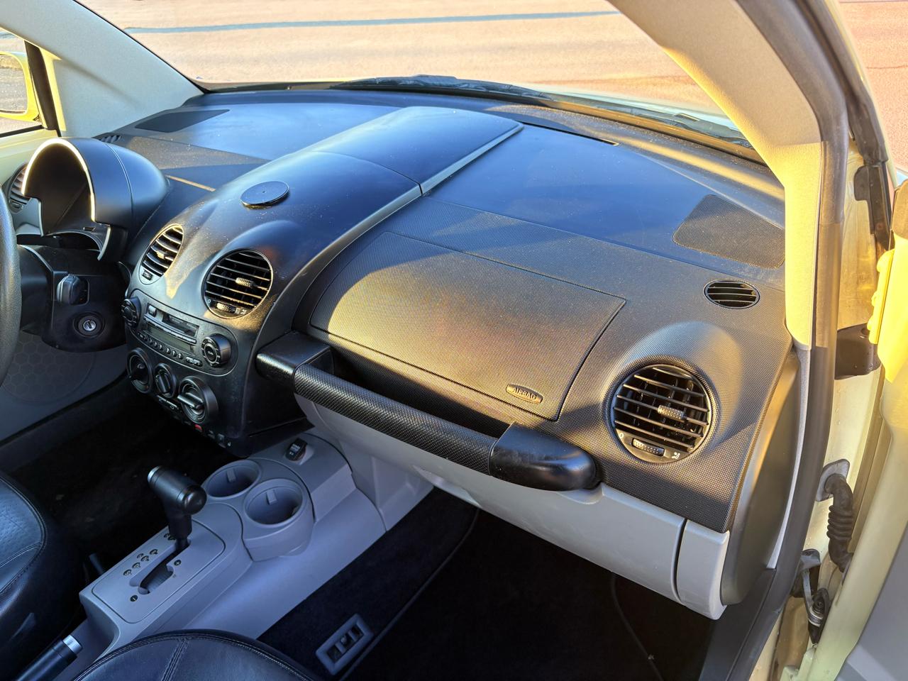 Volkswagen New Beetle Convertible 2dr Convertible GLS Turbo Auto 2003