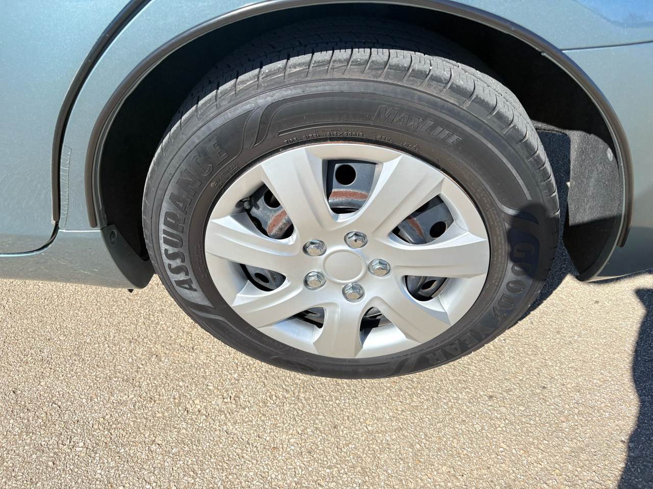 Toyota Camry 4dr Sedan LE Auto 2010