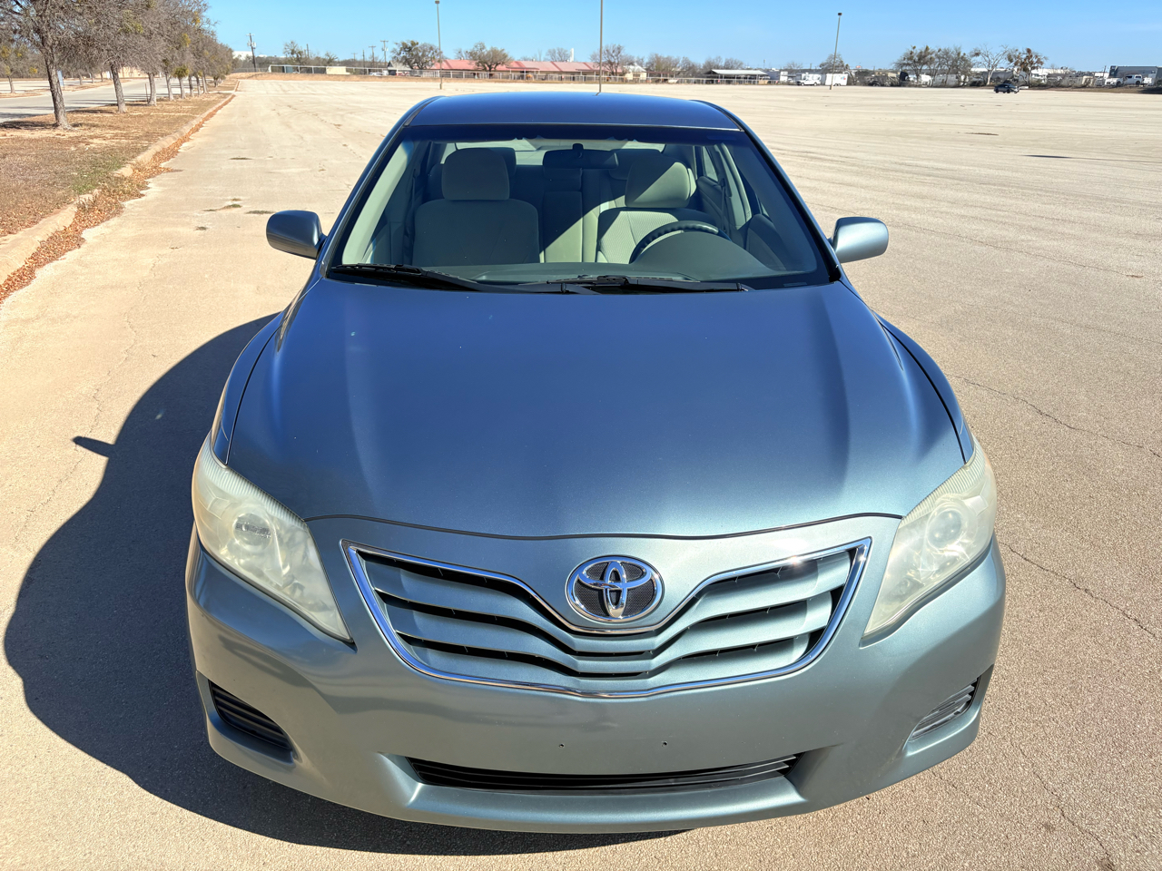 Toyota Camry 4dr Sedan LE Auto 2010
