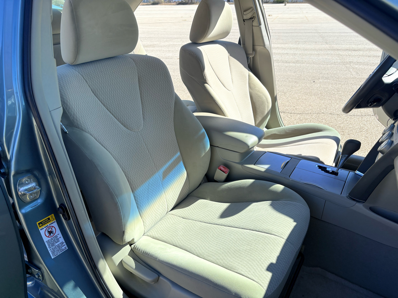 Toyota Camry 4dr Sedan LE Auto 2010