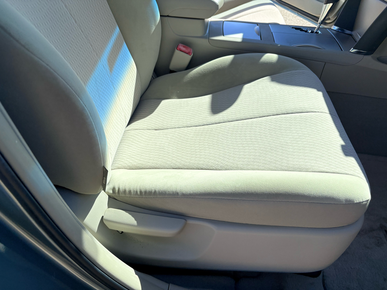 Toyota Camry 4dr Sedan LE Auto 2010