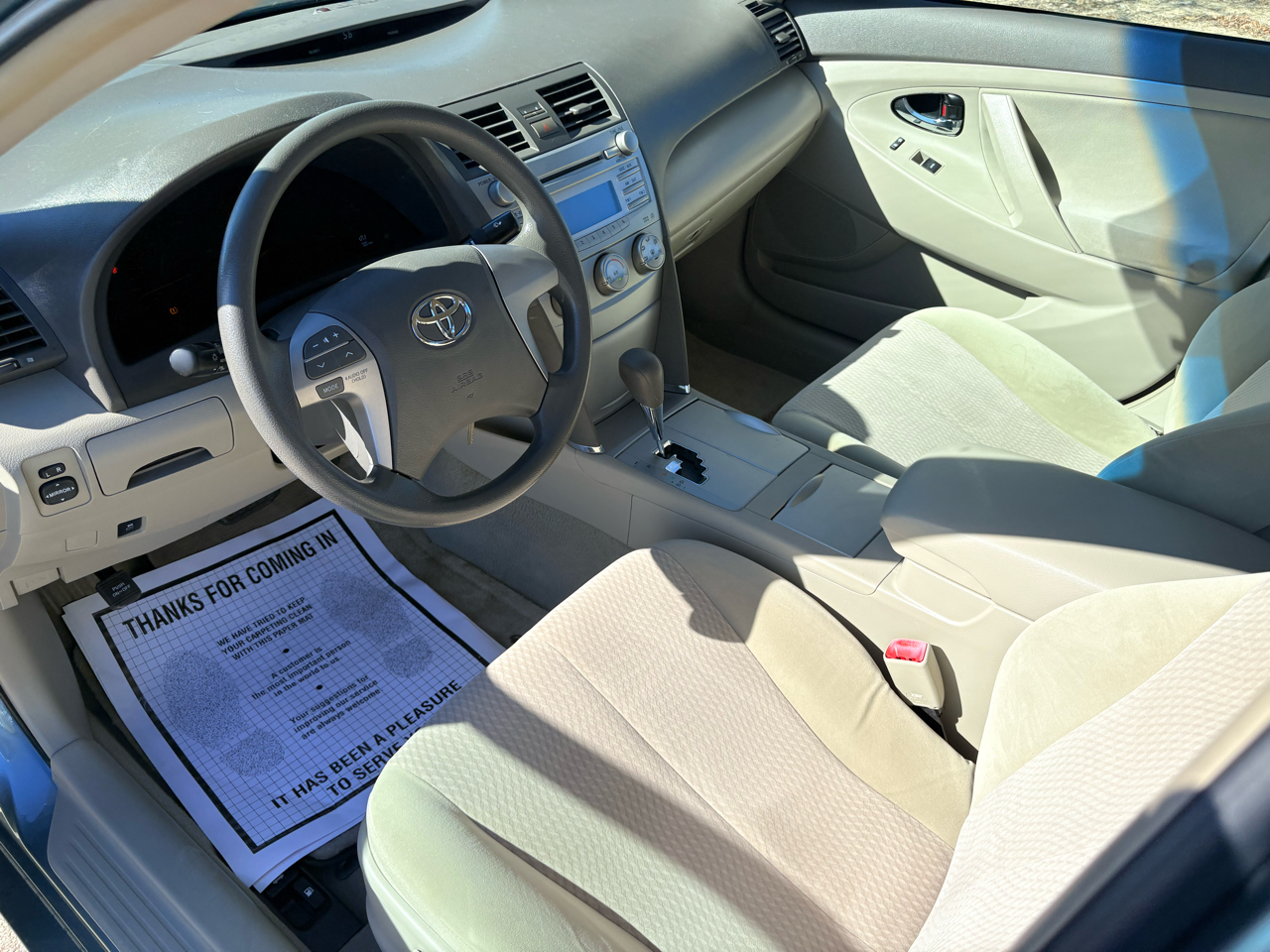 Toyota Camry 4dr Sedan LE Auto 2010