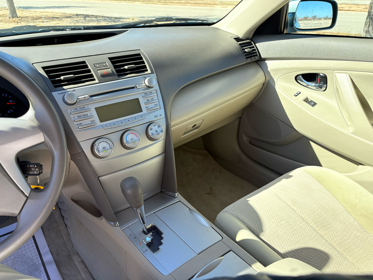 Toyota Camry 4dr Sedan LE Auto 2010