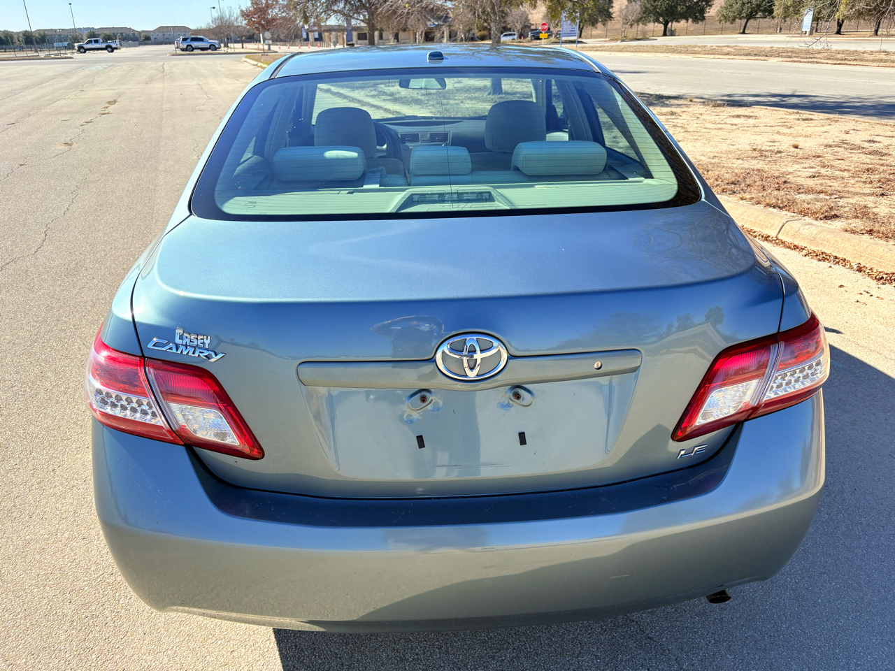 Toyota Camry 4dr Sedan LE Auto 2010