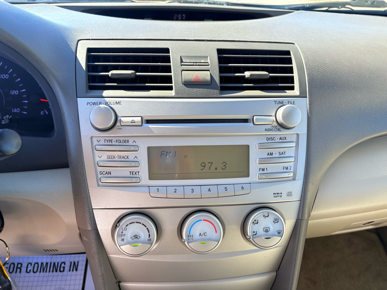 Toyota Camry 4dr Sedan LE Auto 2010