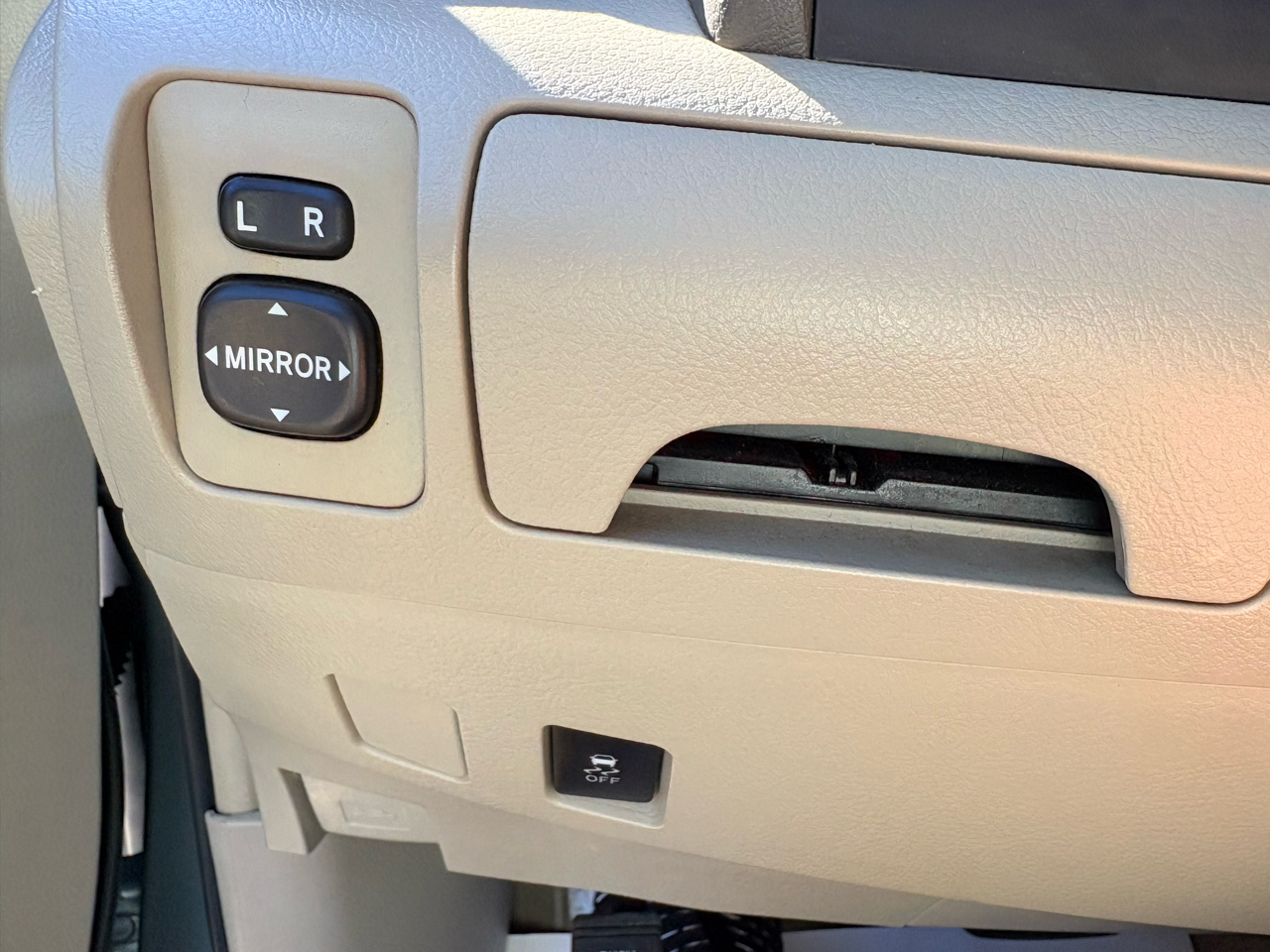 Toyota Camry 4dr Sedan LE Auto 2010