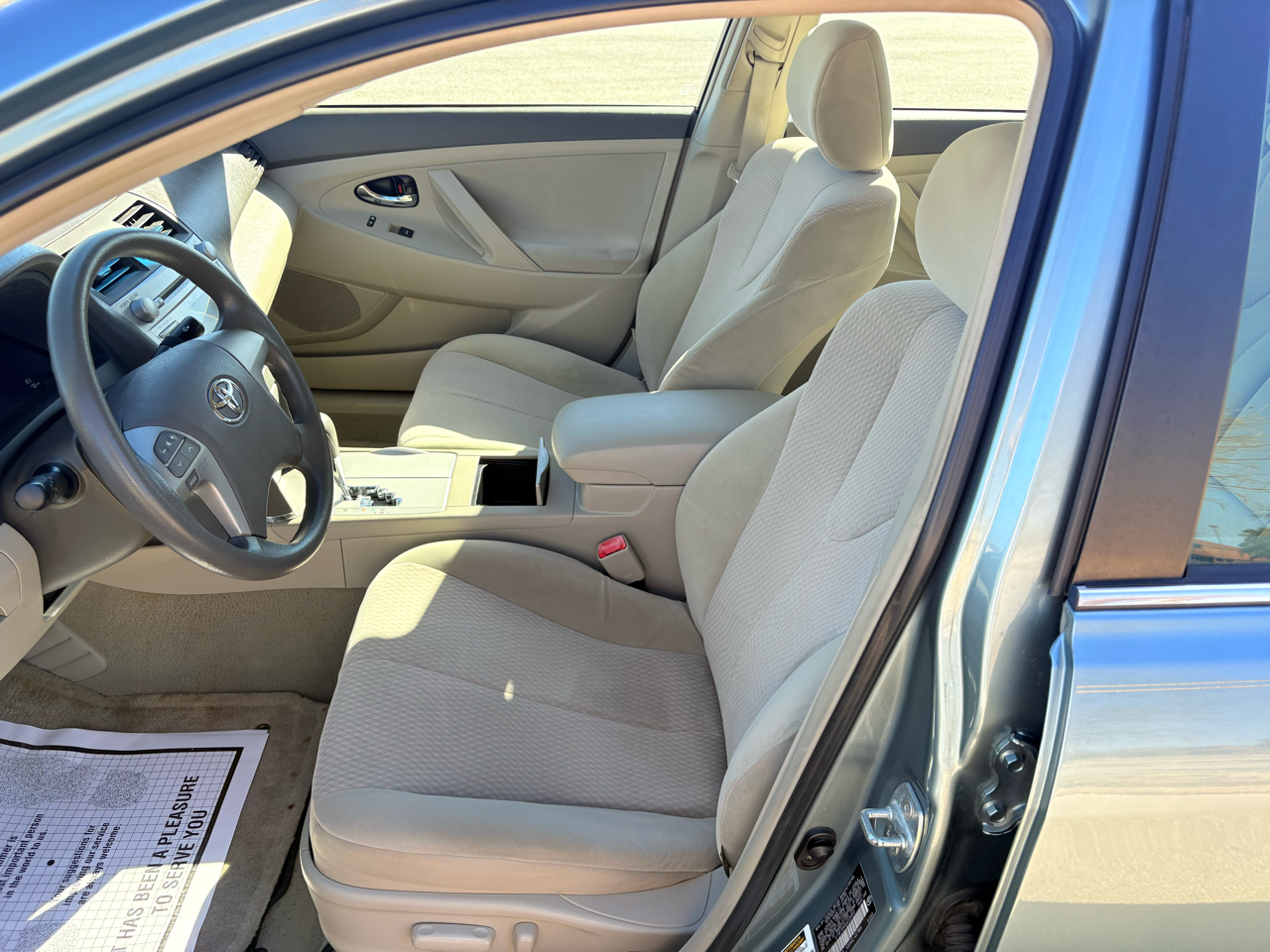 Toyota Camry 4dr Sedan LE Auto 2010