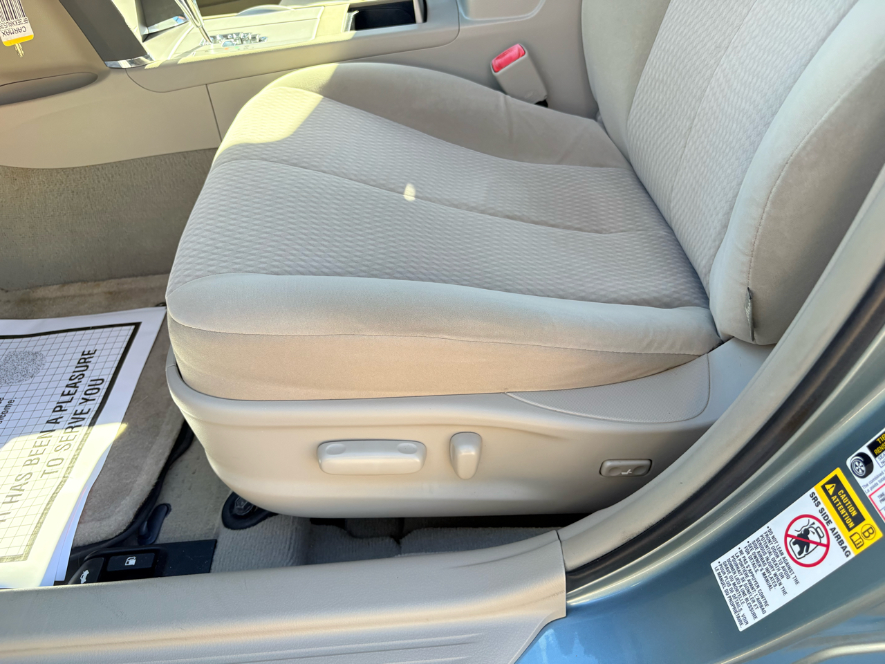 Toyota Camry 4dr Sedan LE Auto 2010