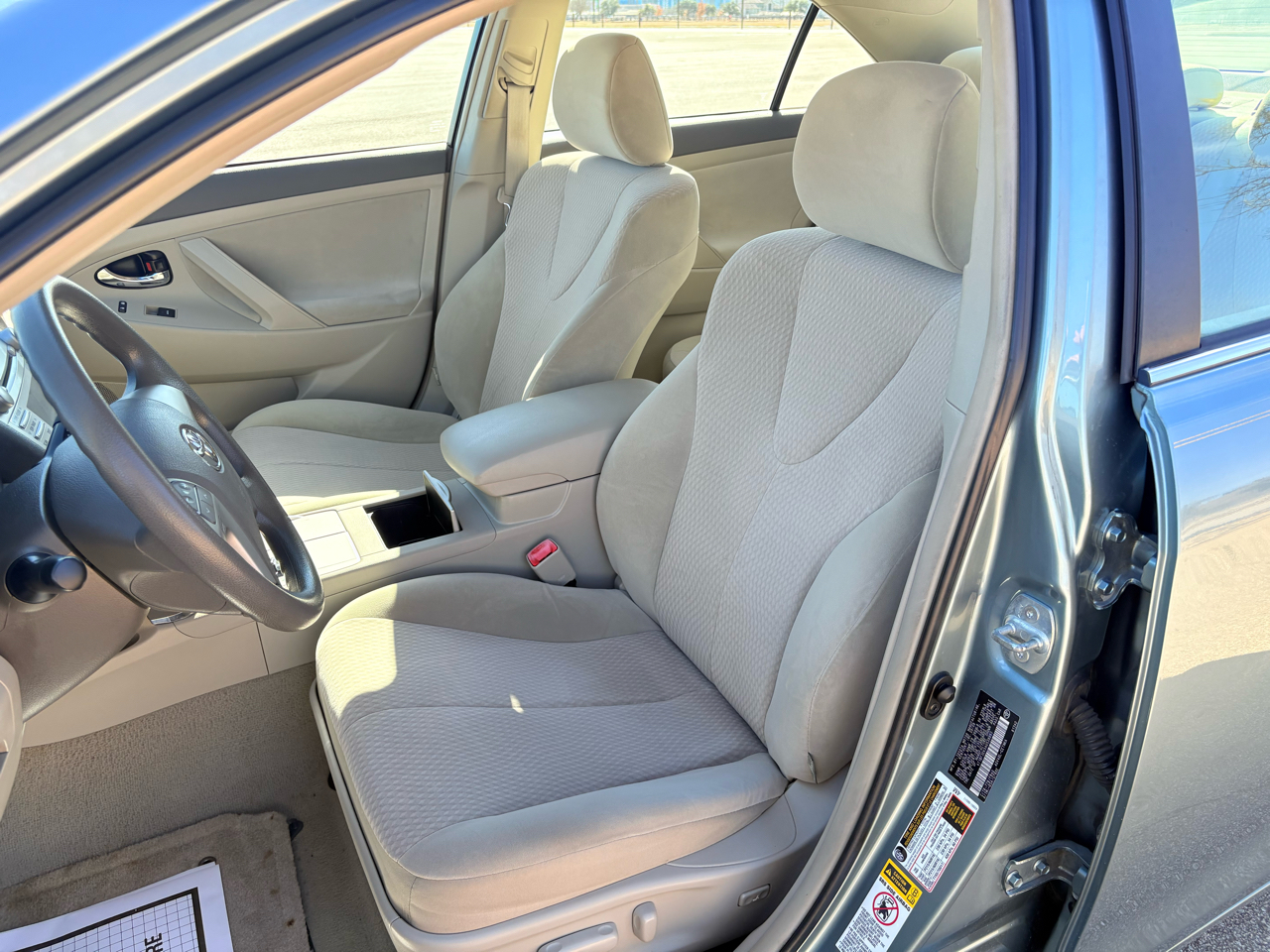 Toyota Camry 4dr Sedan LE Auto 2010