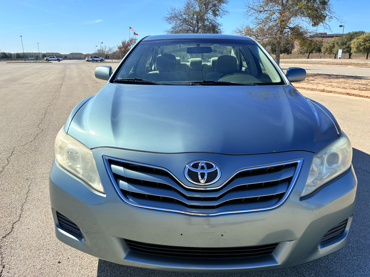 Toyota Camry 4dr Sedan LE Auto 2010