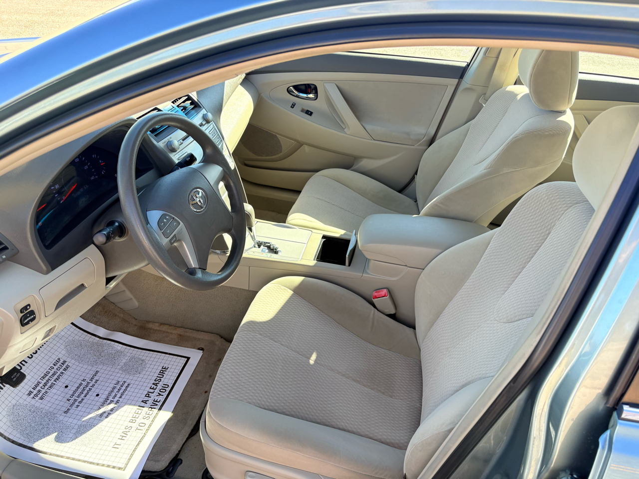 Toyota Camry 4dr Sedan LE Auto 2010