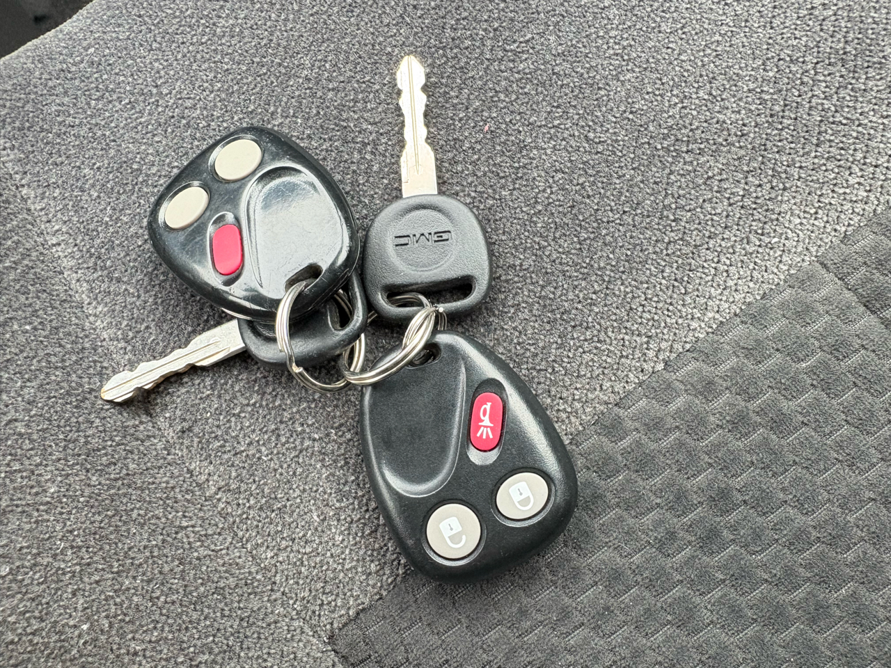 GMC Envoy 2WD 4dr SLT 2007