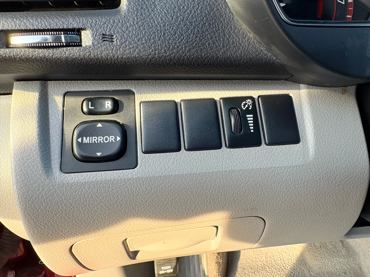 Toyota Highlander FWD 4dr Base (Natl) 2008