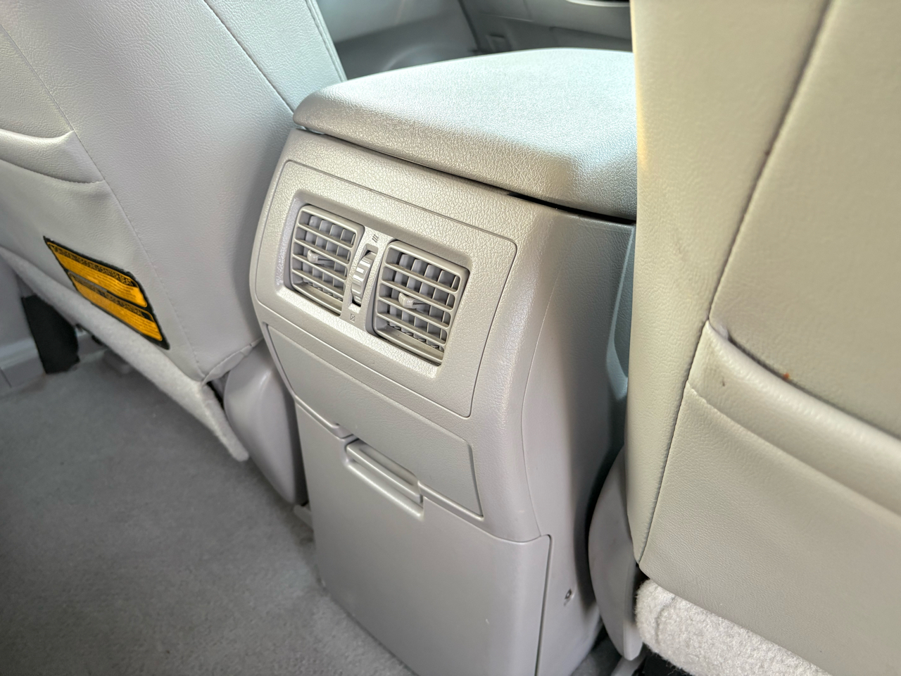 Toyota Highlander FWD 4dr Base (Natl) 2008