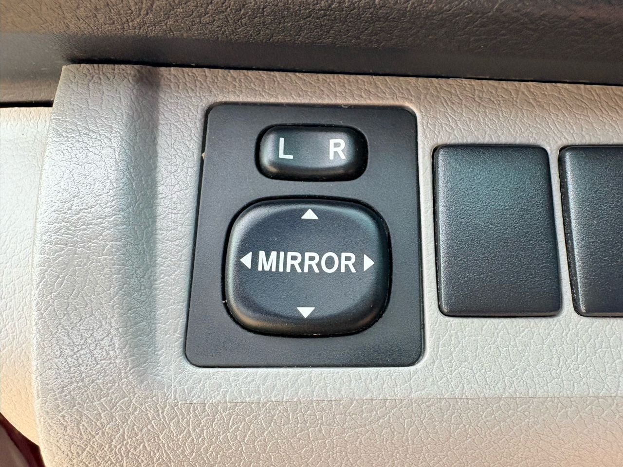 Toyota Highlander FWD 4dr Base (Natl) 2008