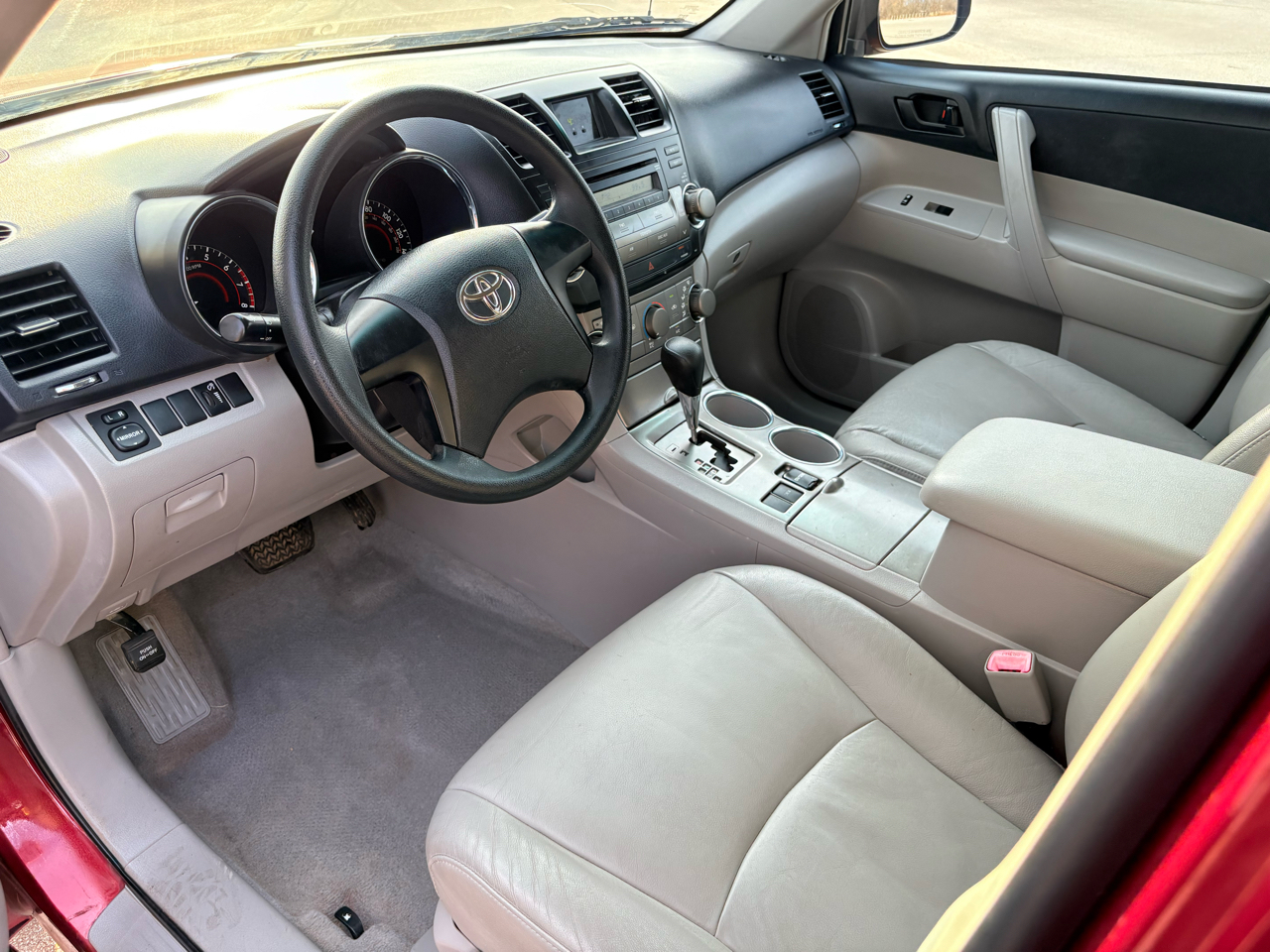 Toyota Highlander FWD 4dr Base (Natl) 2008