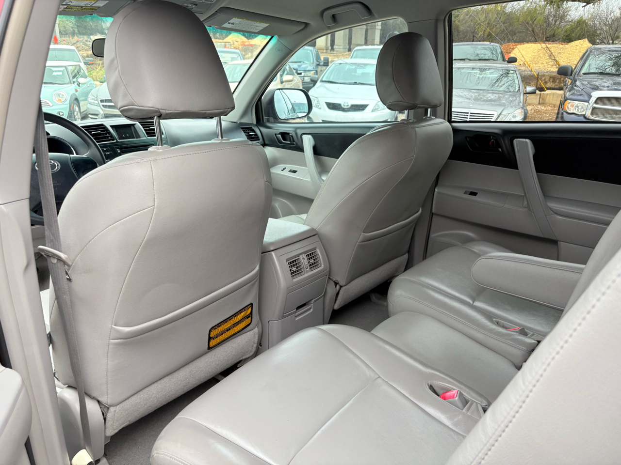 Toyota Highlander FWD 4dr Base (Natl) 2008