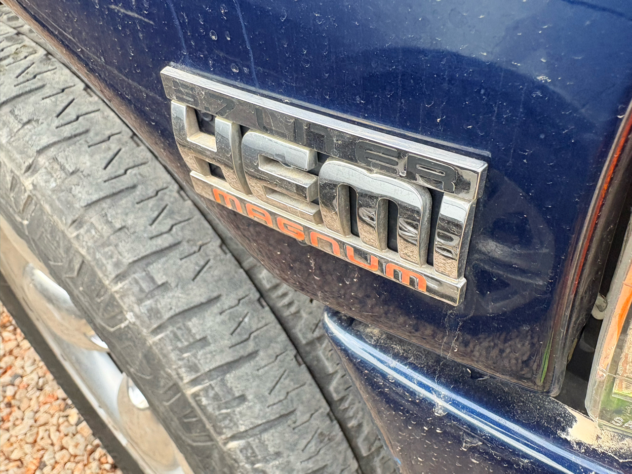 Dodge Ram 1500 4dr Quad Cab 140.5" WB SLT 2004