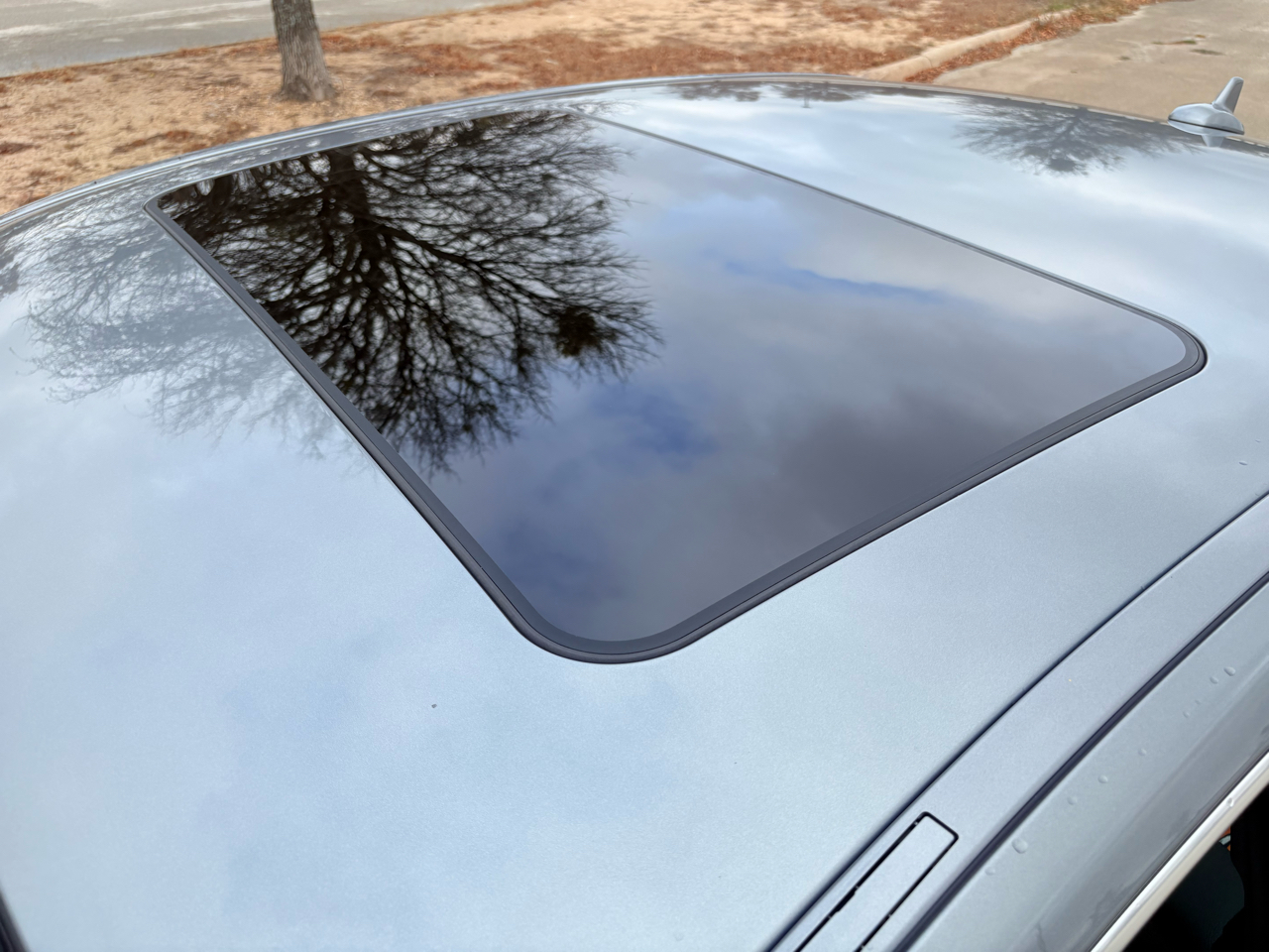 Mercedes-Benz E-Class 4dr Sdn E 350 Luxury RWD 2011