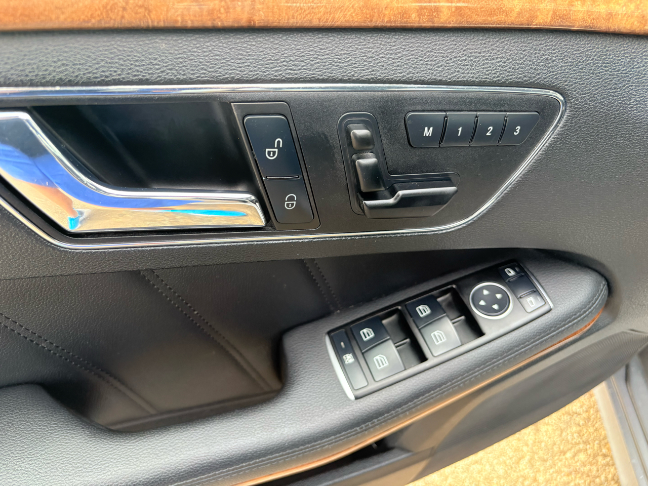 Mercedes-Benz E-Class 4dr Sdn E 350 Luxury RWD 2011