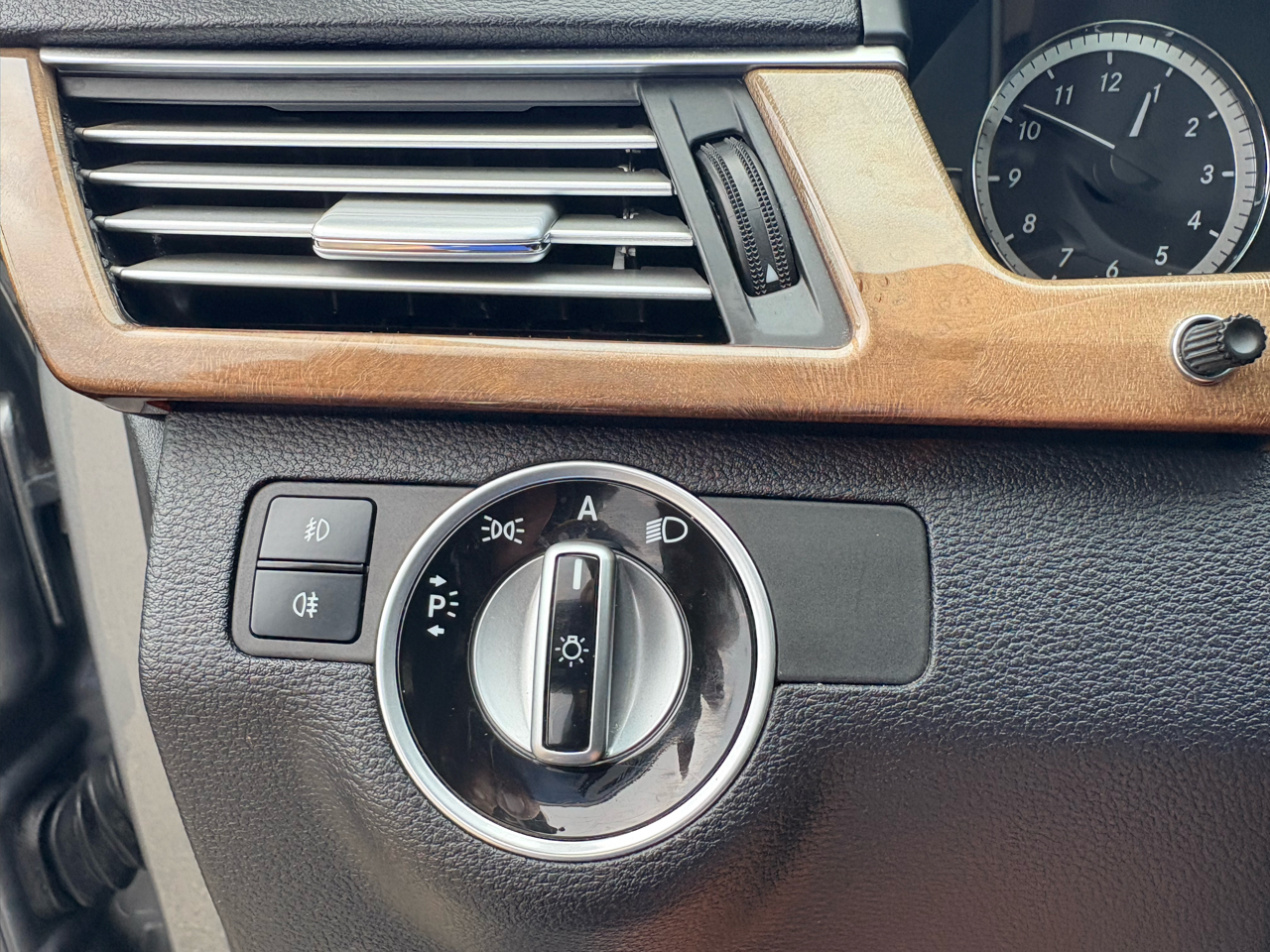 Mercedes-Benz E-Class 4dr Sdn E 350 Luxury RWD 2011