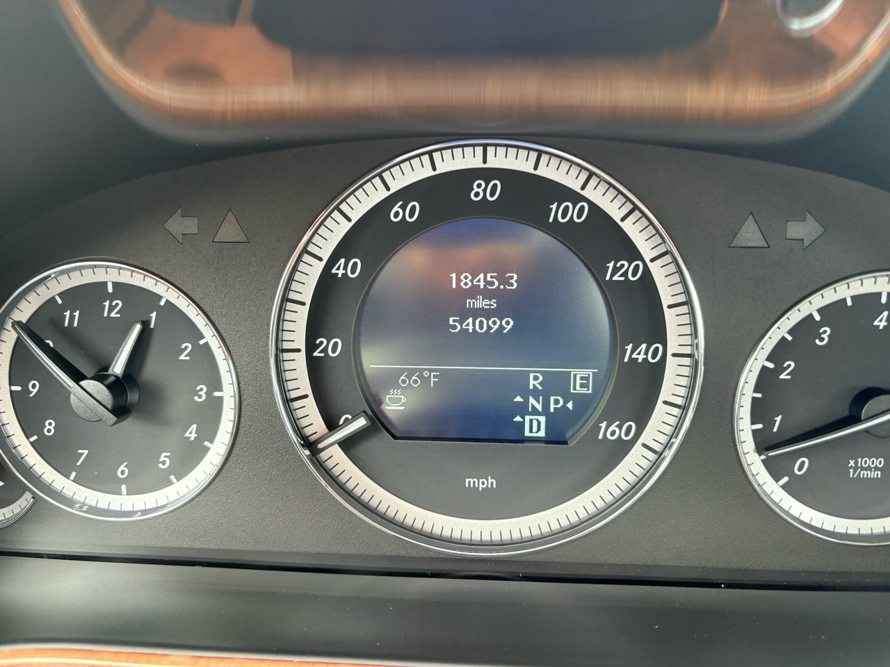 Mercedes-Benz E-Class 4dr Sdn E 350 Luxury RWD 2011