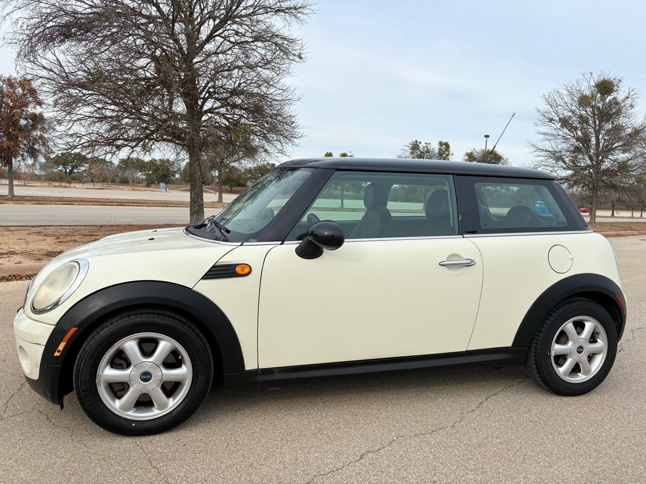 MINI Cooper Hardtop 2dr Cpe 2010