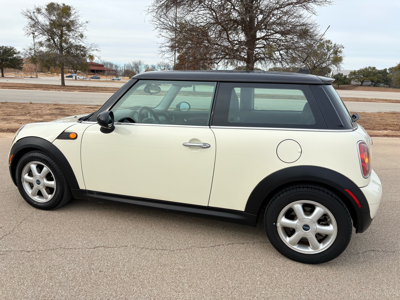 MINI Cooper Hardtop 2dr Cpe 2010