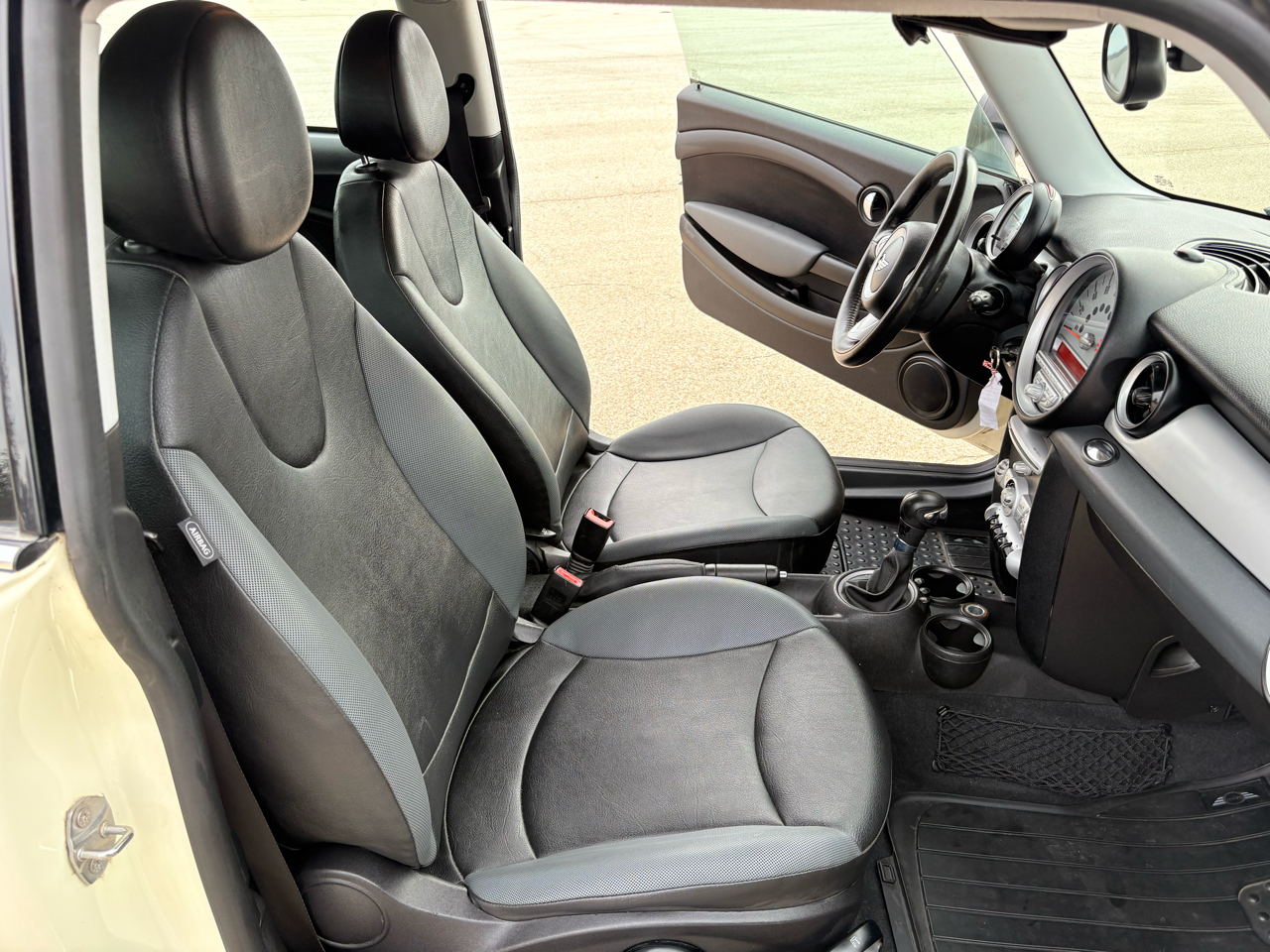 MINI Cooper Hardtop 2dr Cpe 2010