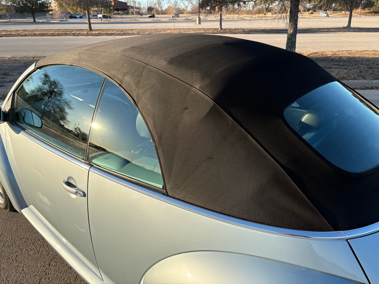 Volkswagen New Beetle Convertible 2dr Auto 2010