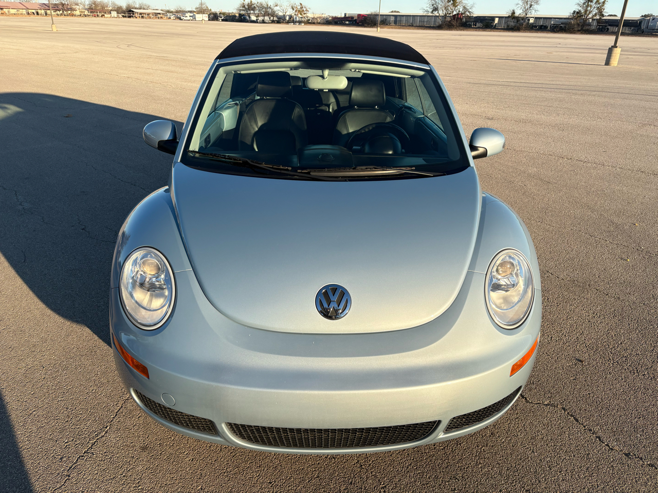 Volkswagen New Beetle Convertible 2dr Auto 2010