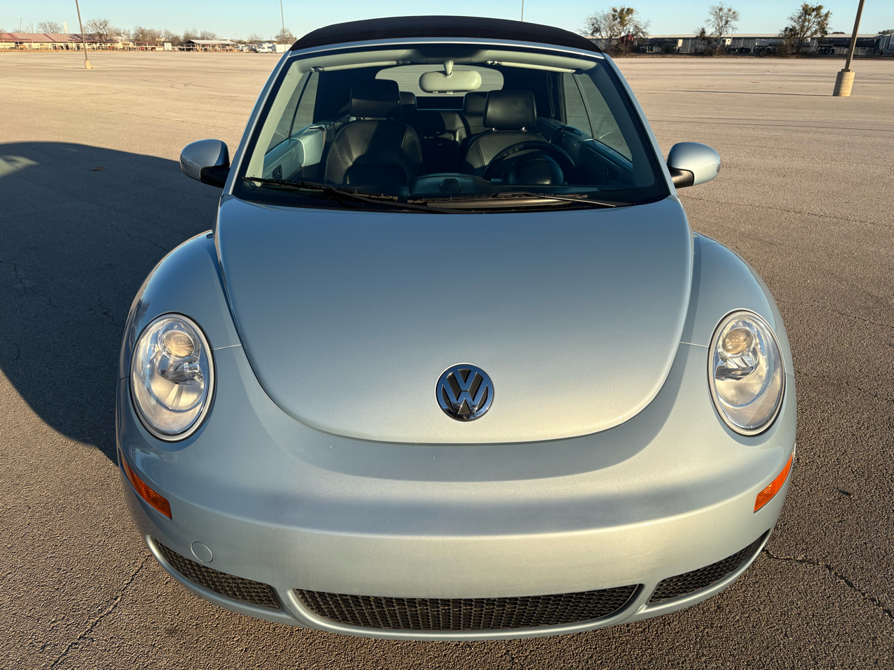 Volkswagen New Beetle Convertible 2dr Auto 2010