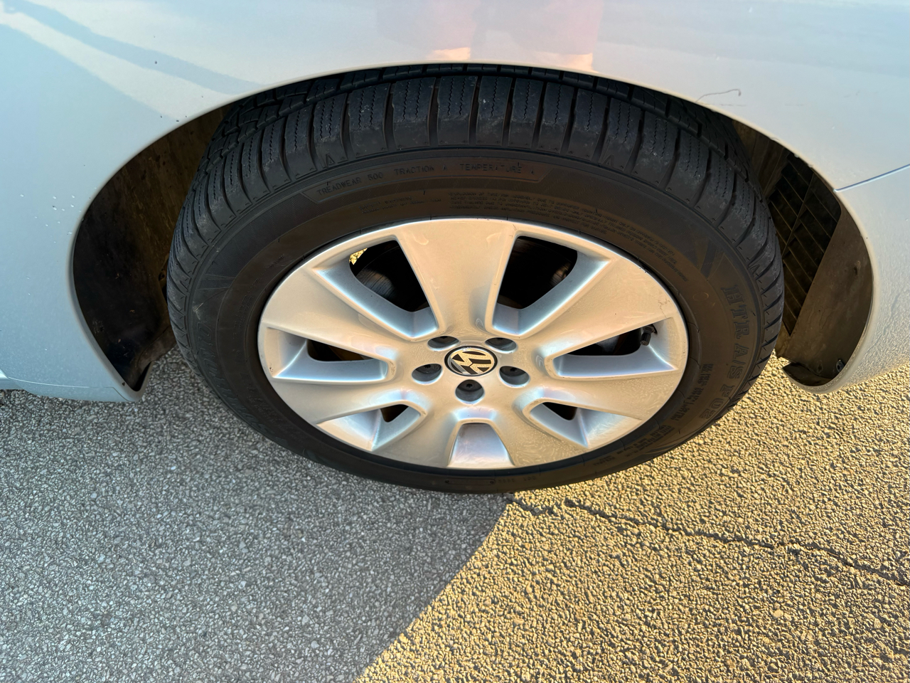 Volkswagen New Beetle Convertible 2dr Auto 2010