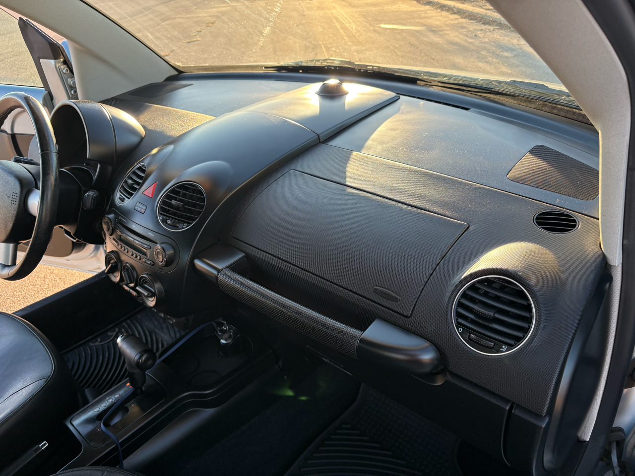 Volkswagen New Beetle Convertible 2dr Auto 2010