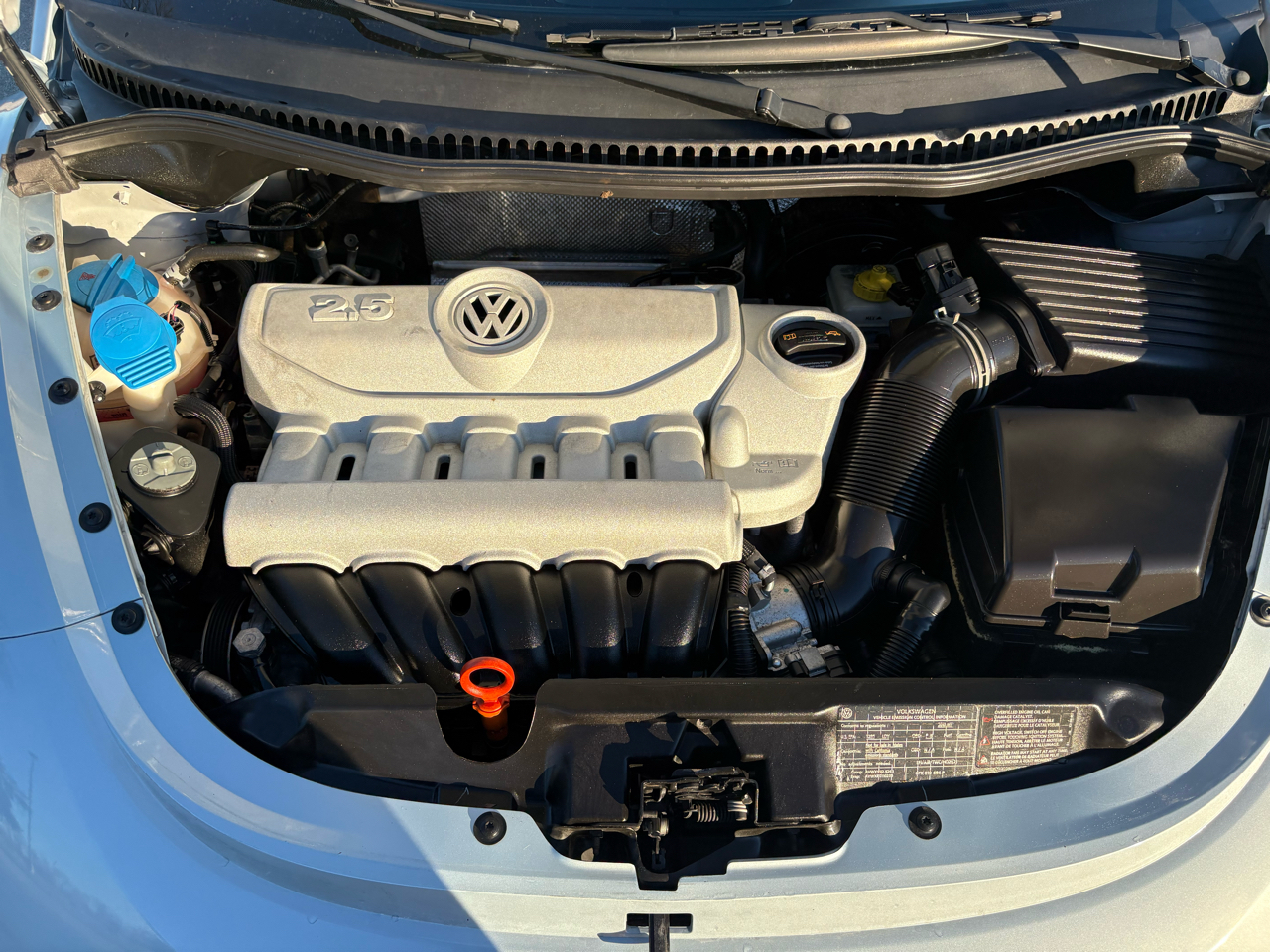 Volkswagen New Beetle Convertible 2dr Auto 2010