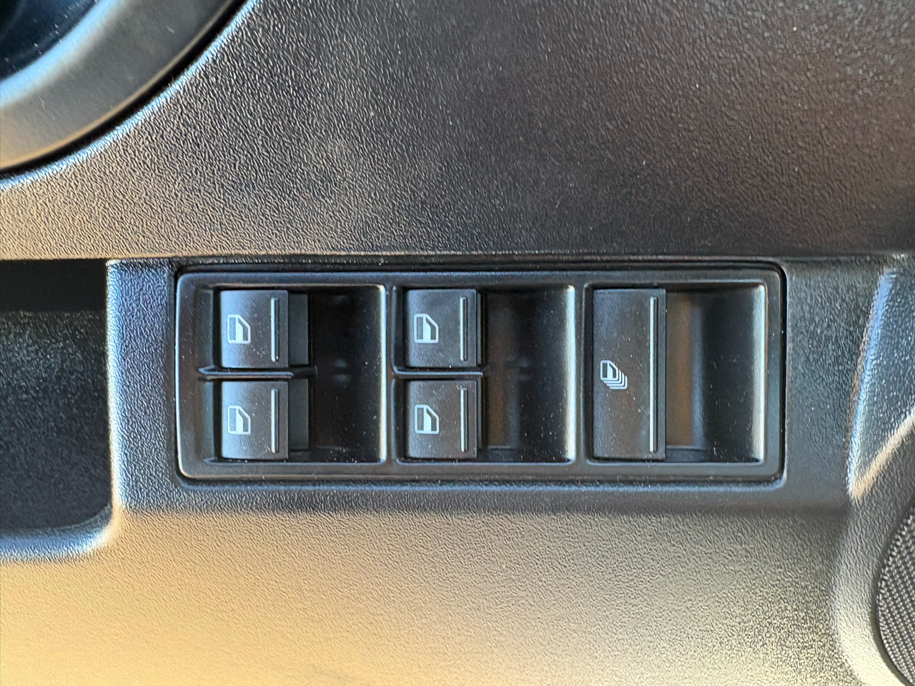 Volkswagen New Beetle Convertible 2dr Auto 2010