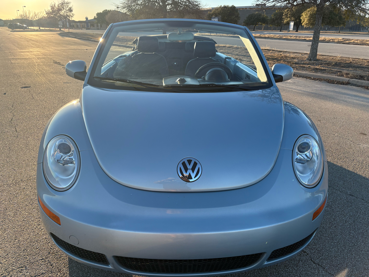 Volkswagen New Beetle Convertible 2dr Auto 2010