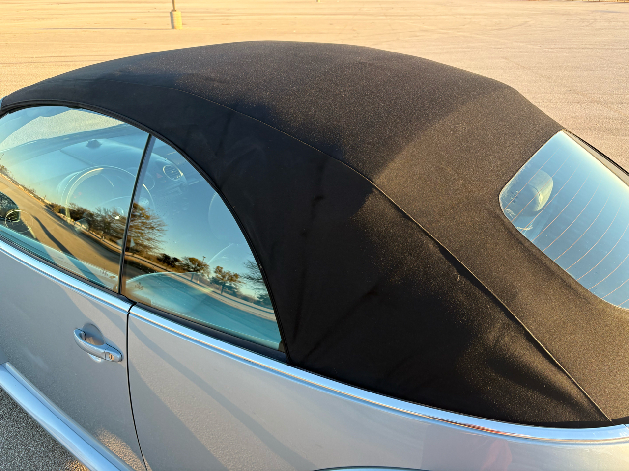 Volkswagen New Beetle Convertible 2dr Auto 2010