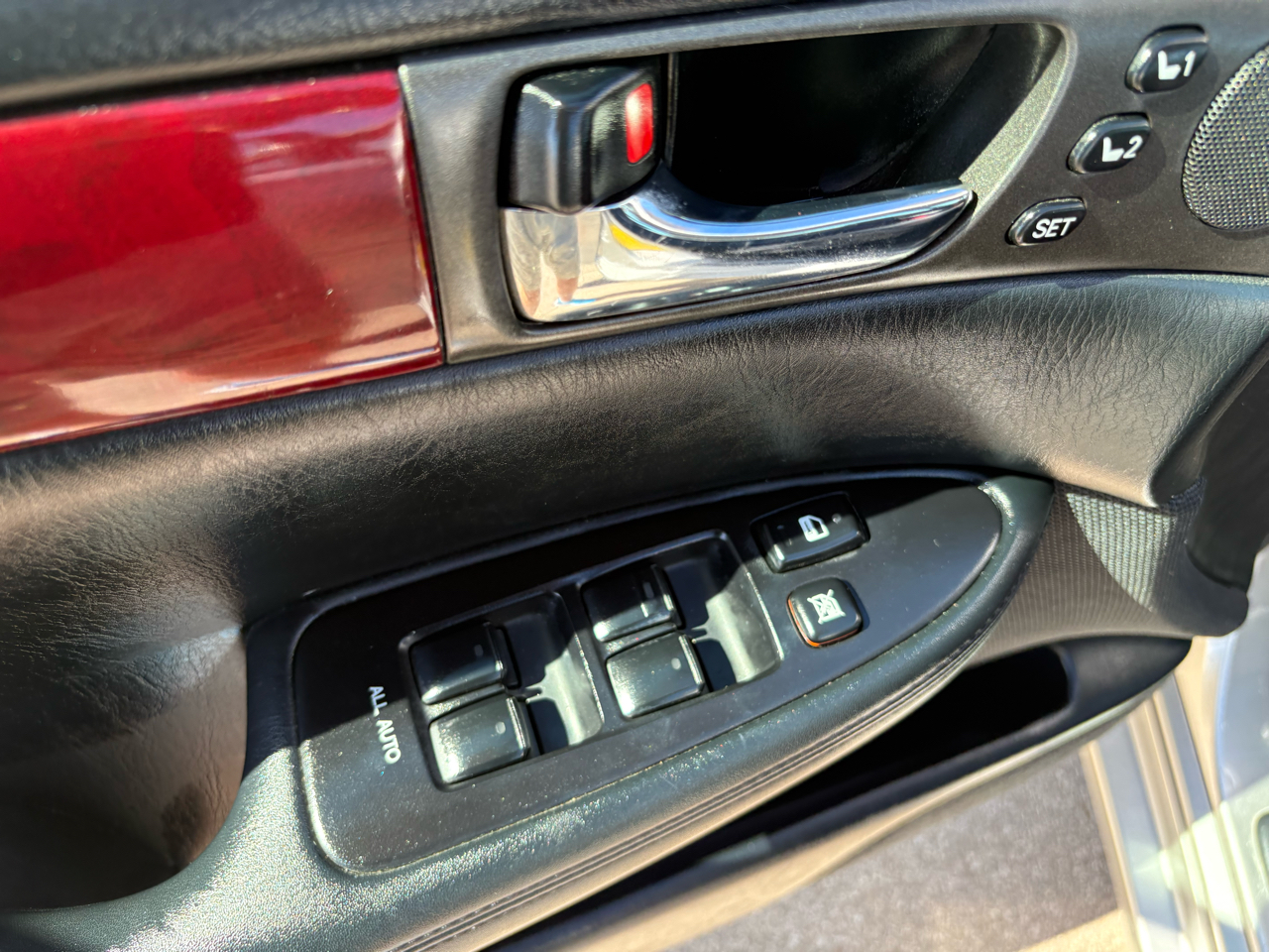 Lexus ES 330 4dr Sdn 2005