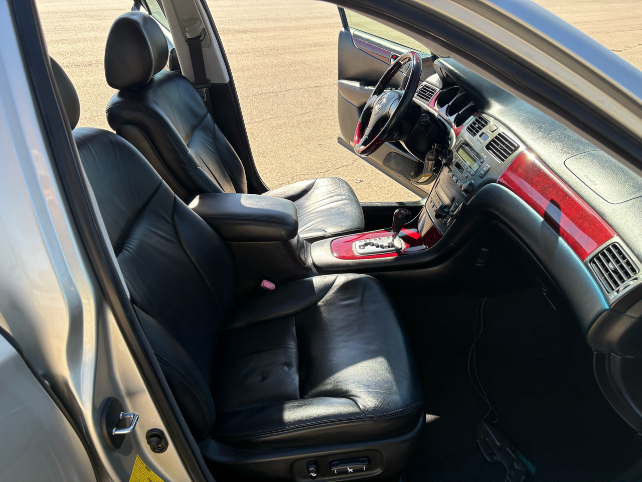 Lexus ES 330 4dr Sdn 2005