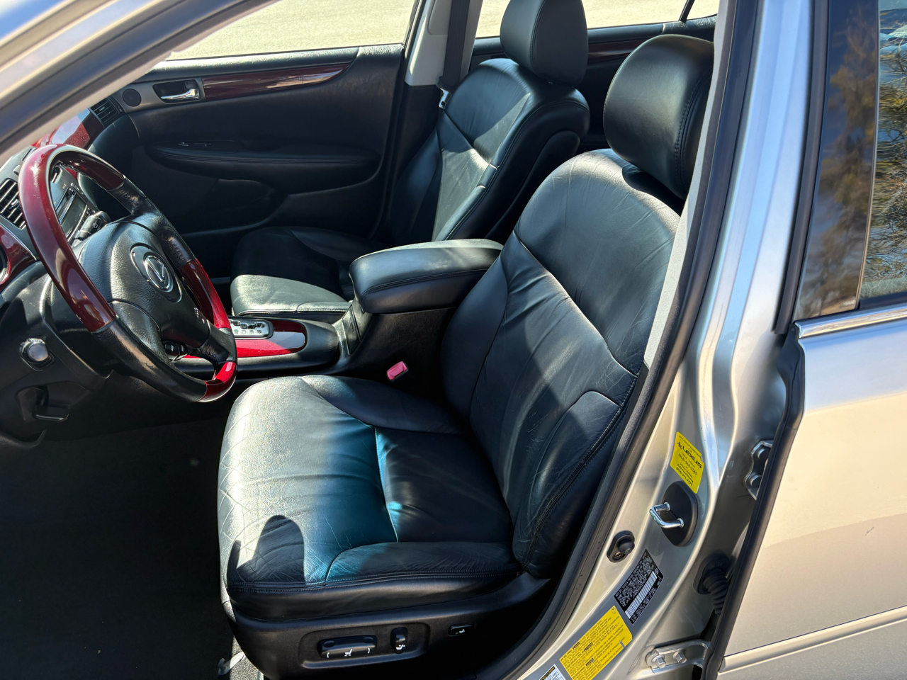 Lexus ES 330 4dr Sdn 2005