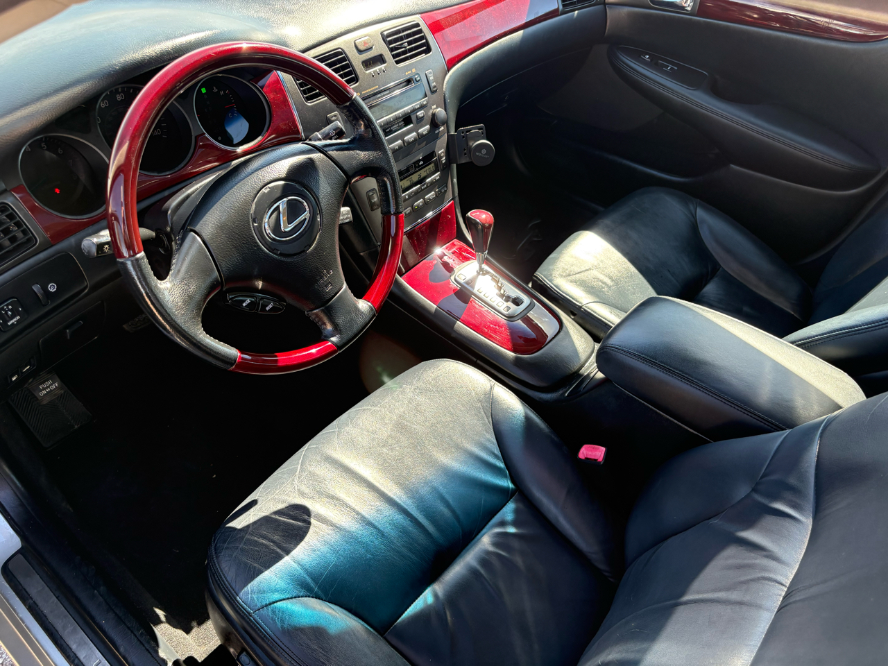 Lexus ES 330 4dr Sdn 2005