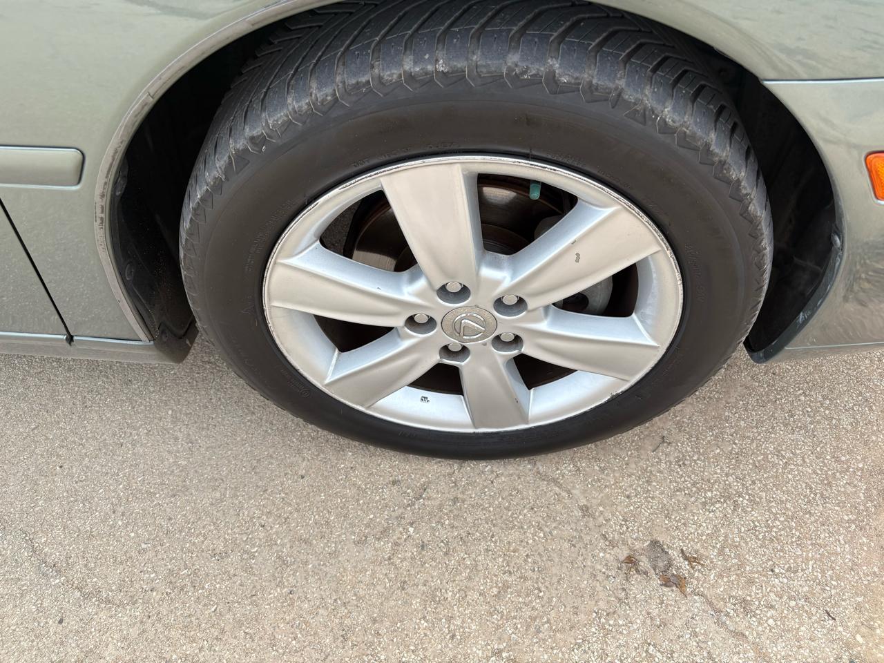 Lexus ES 330 4dr Sdn 2005